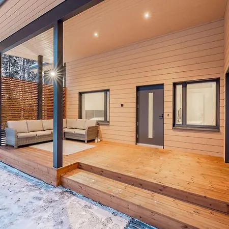 Valoisa Rivitalokolmio * روفانييمي